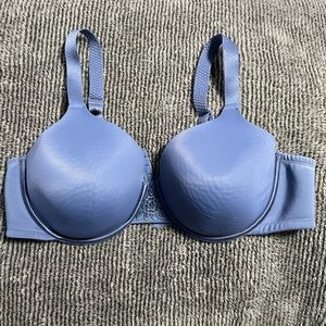 Vanity Fair 44C. Great Condition.